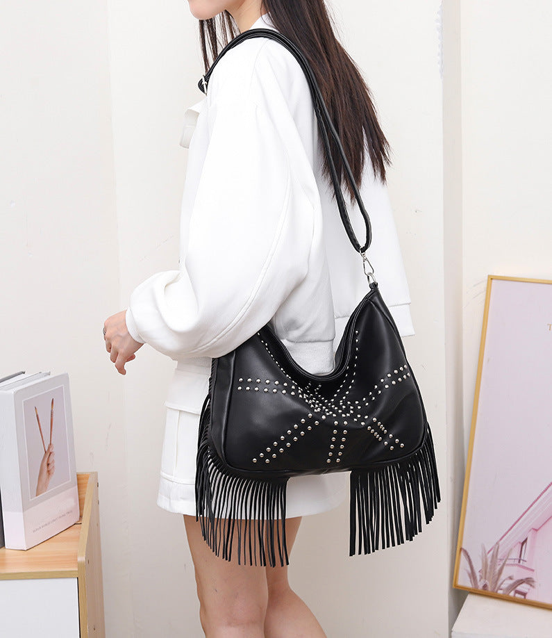 Trend Rivet Bag Tassel Bag Soft Surface Large Capacity Travel Holiday Casual Bag Lady Bag