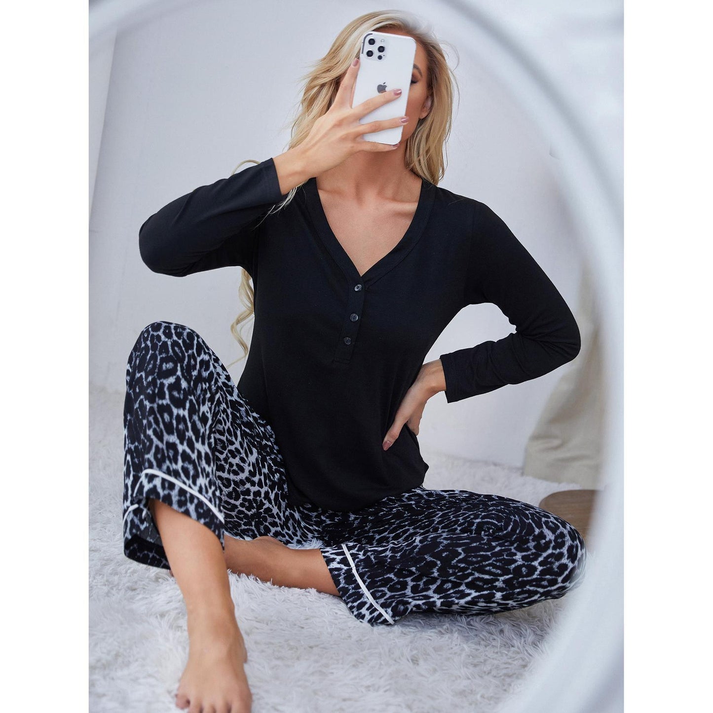 Home Wear Suit V Neck Long Sleeved Leopard Print Trousers Autumn Winter Pajamas Women Can Wear Outside